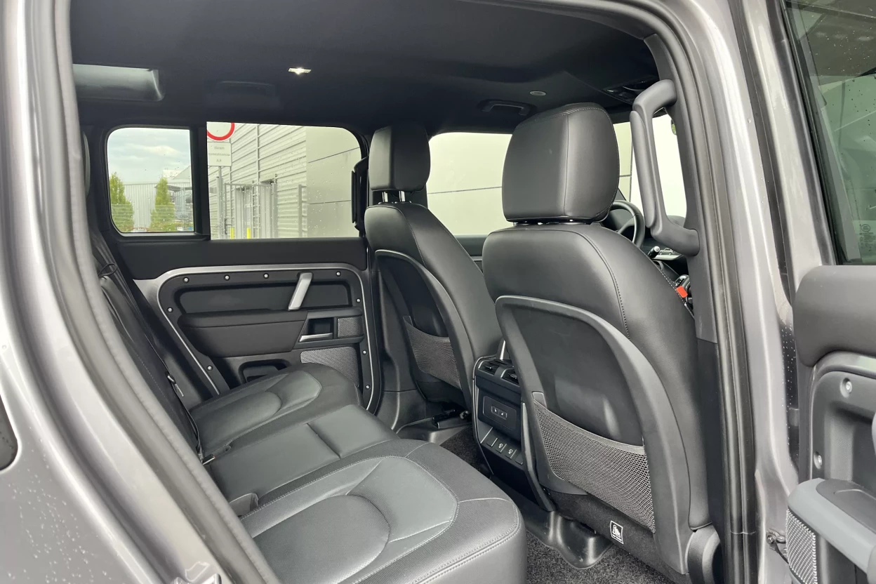 Defender 110 X-Dynamic SE D250 MHEV AWD obrázok č. 10