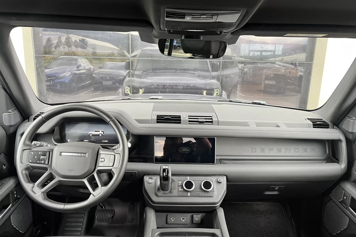 Defender 110 X-Dynamic SE D250 MHEV AWD obrázok č. 9