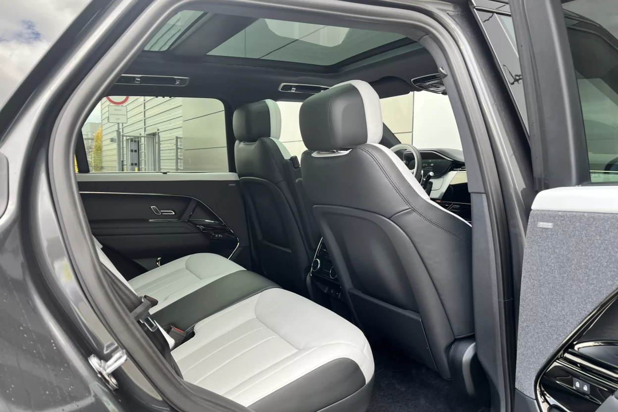 Range Rover Sport Dynamic HSE P460e PHEV AWD  obrázok č. 10