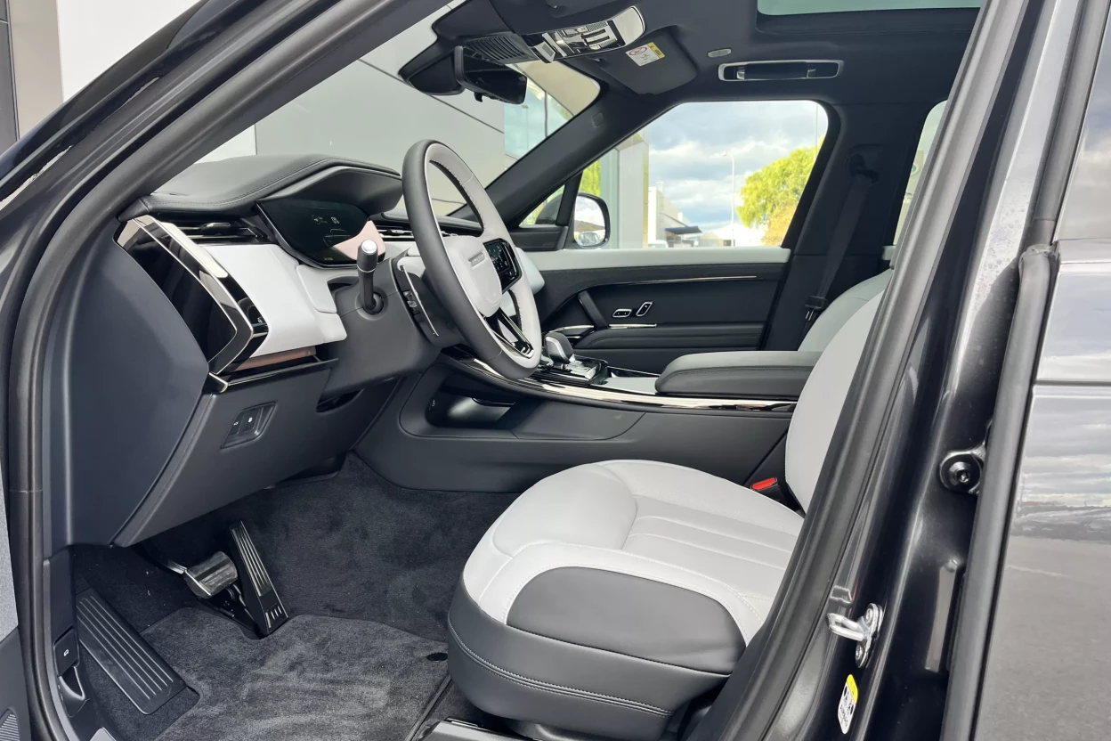 Range Rover Sport Dynamic HSE P460e PHEV AWD  obrázok č. 8