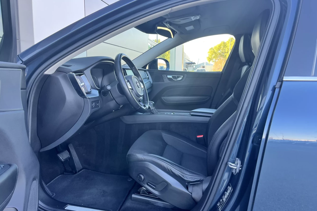 Volvo XC60 D4 Momentum A/T obrázok č. 8