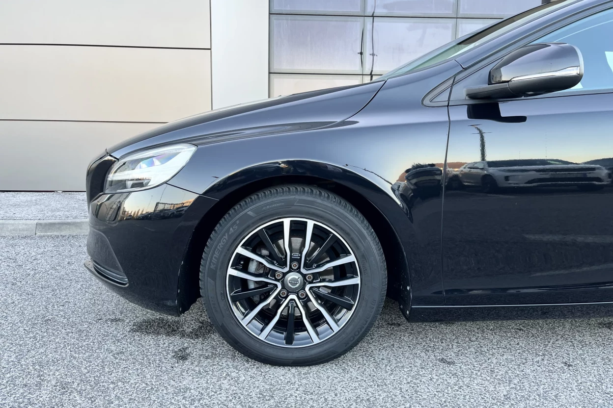 Volvo V40 D2 2.0L 120k obrázok č. 6