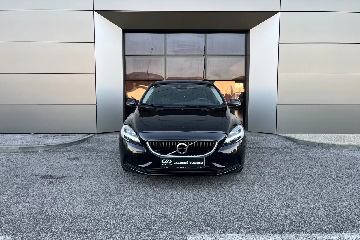 Volvo V40 D2 2.0L 120k obrázok č. 1