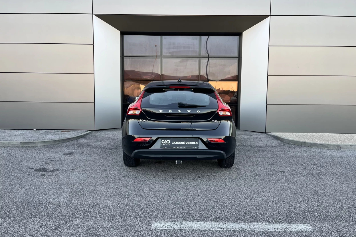 Volvo V40 D2 2.0L 120k obrázok č. 4
