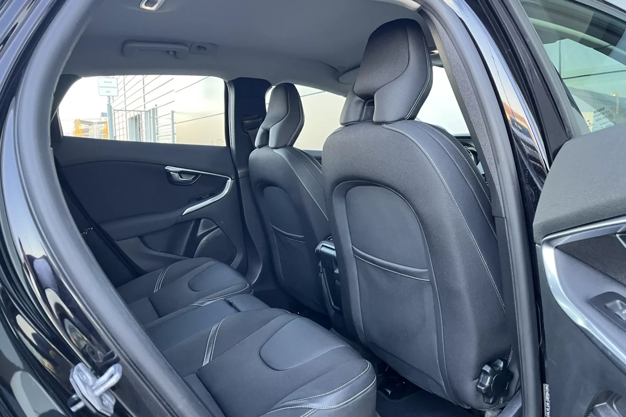 Volvo V40 D2 2.0L 120k obrázok č. 10