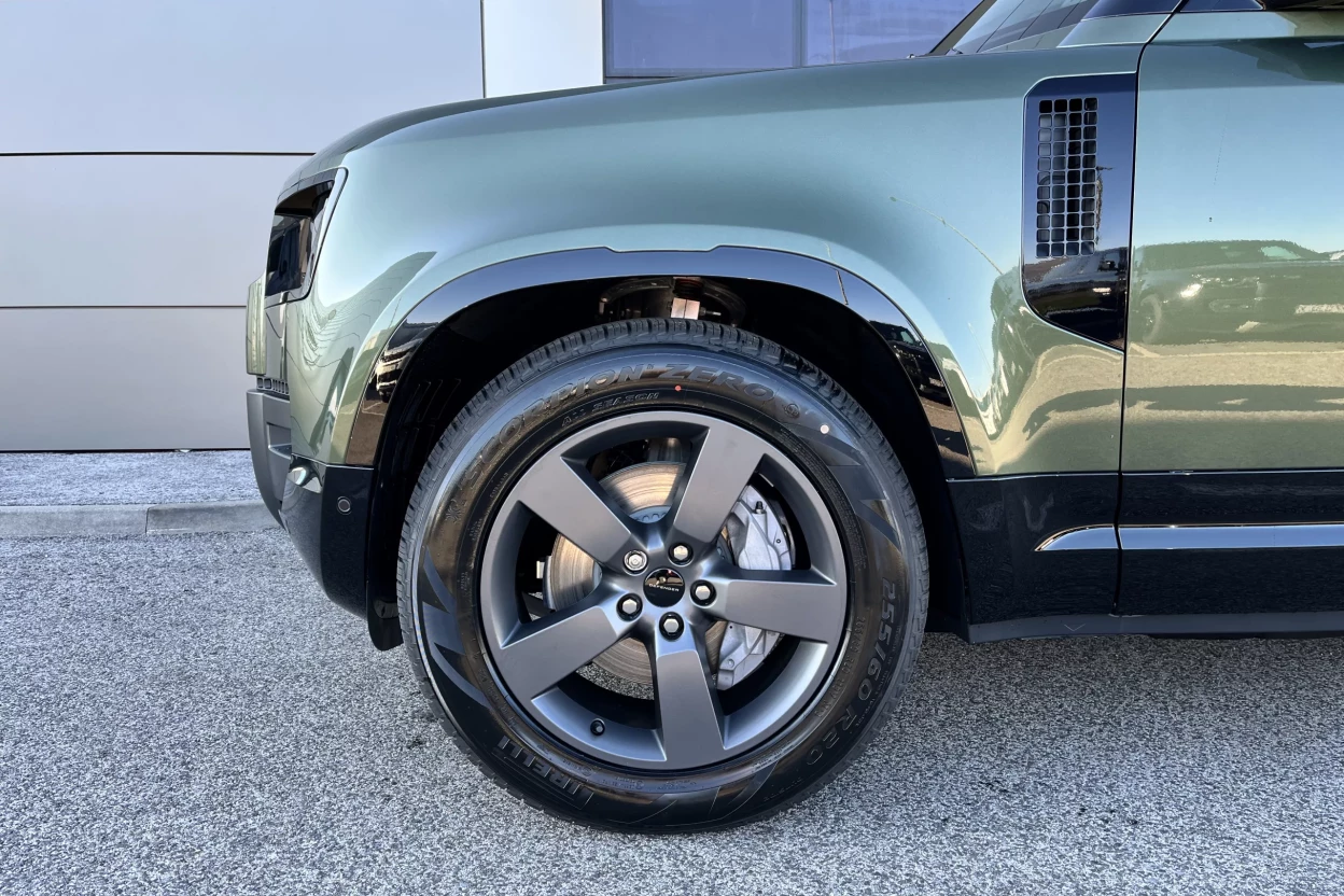 Defender 110 X-Dynamic HSE D350  MHEV AWD obrázok č. 7