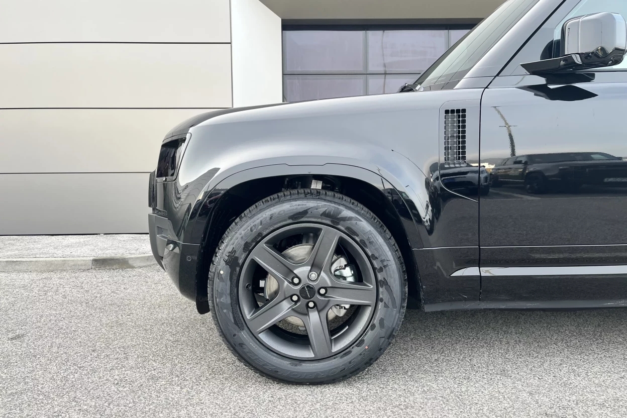 Defender 110 X-Dynamic SE D250 MHEV AWD obrázok č. 6