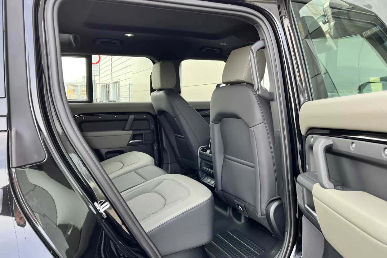 Defender 110 X-Dynamic SE D250 MHEV AWD obrázok č. 10