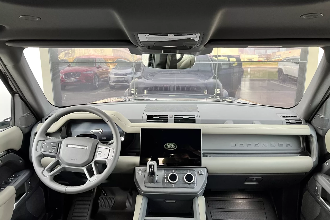 Defender 110 X-Dynamic SE D250 MHEV AWD obrázok č. 9