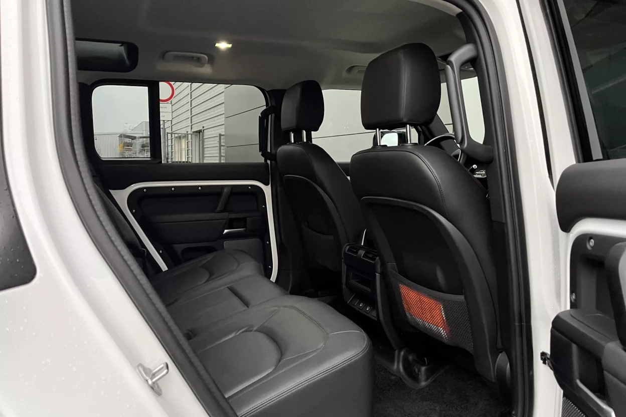Defender 110 S D200 MHEV AWD obrázok č. 10