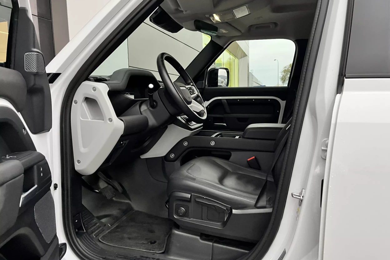 Defender 110 S D200 MHEV AWD obrázok č. 8