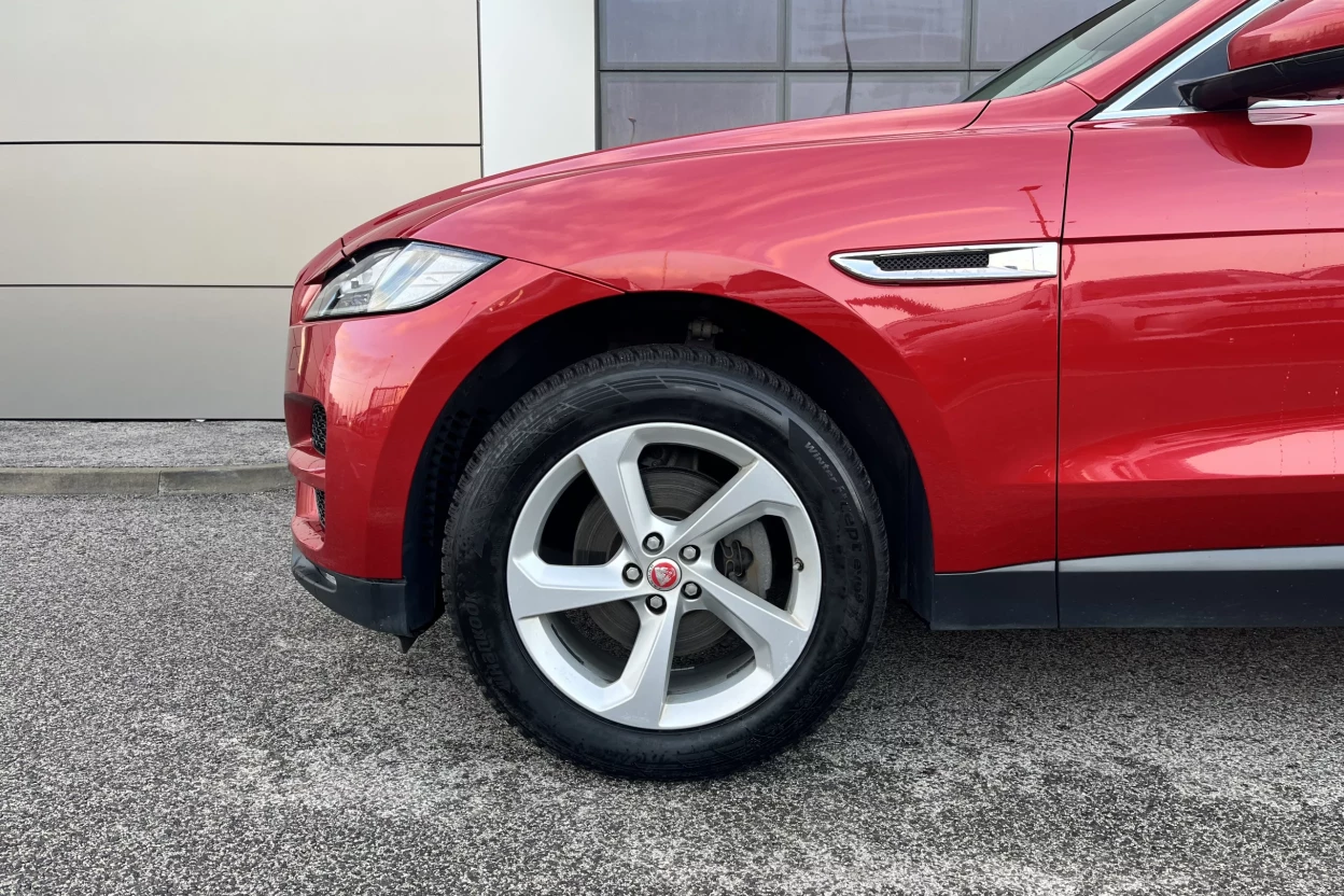 Jaguar F-Pace 2.0D I4 180k Prestige AWD A/T obrázok č. 6