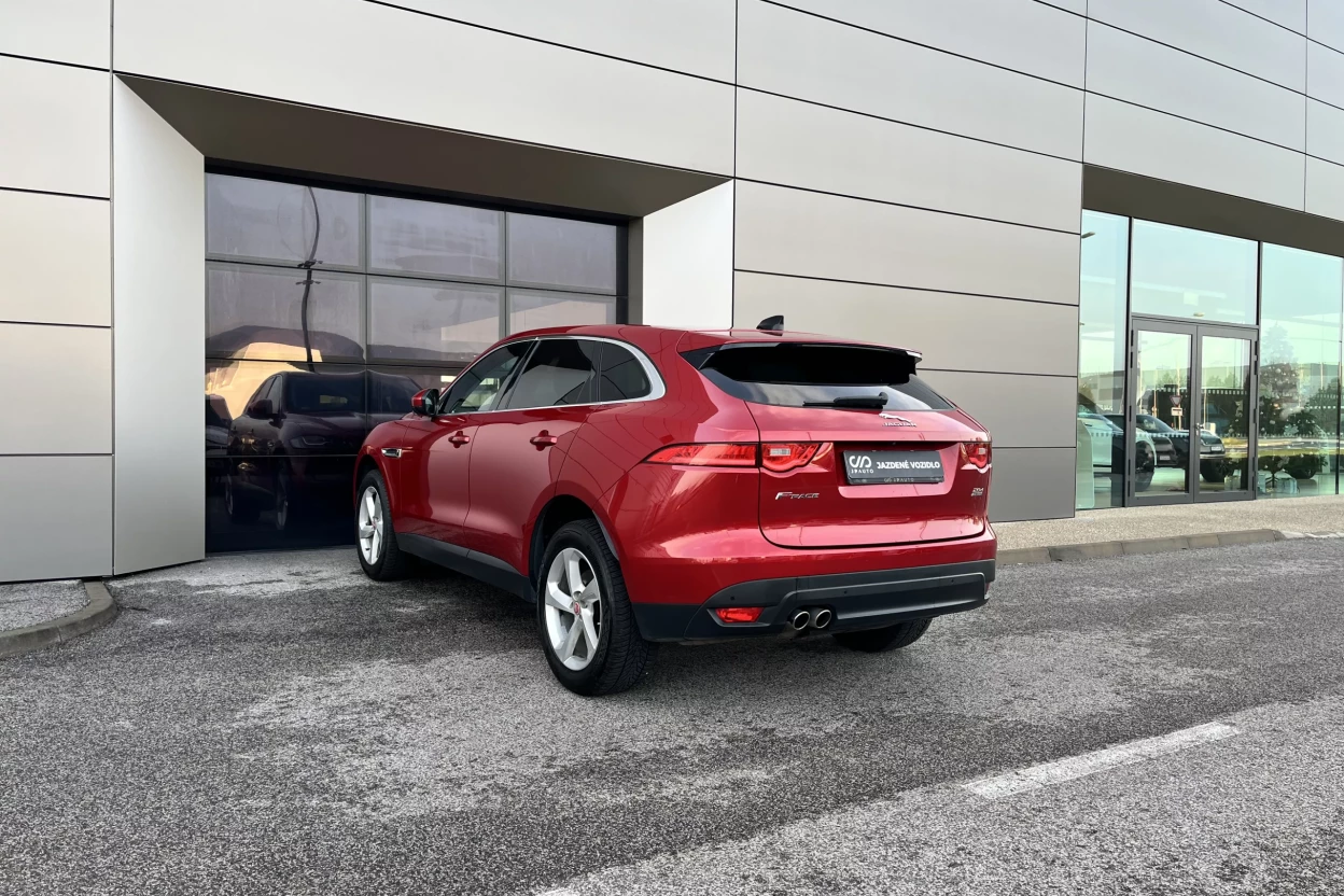 Jaguar F-Pace 2.0D I4 180k Prestige AWD A/T obrázok č. 3