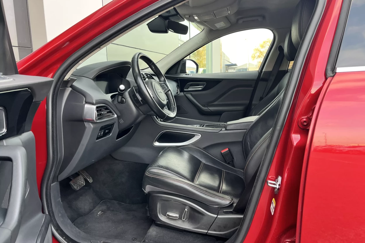 Jaguar F-Pace 2.0D I4 180k Prestige AWD A/T obrázok č. 8