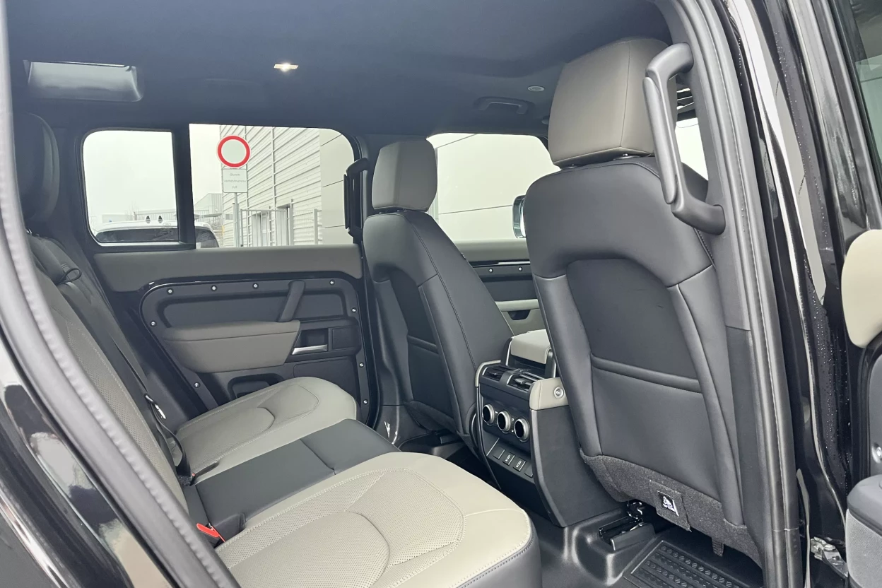 Defender 110 X-Dynamic SE D350 MHEV AWD obrázok č. 10