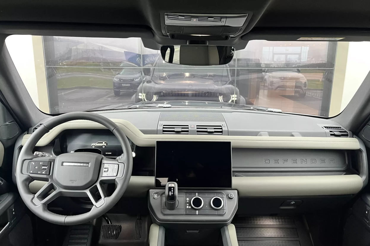 Defender 110 X-Dynamic SE D350 MHEV AWD obrázok č. 9