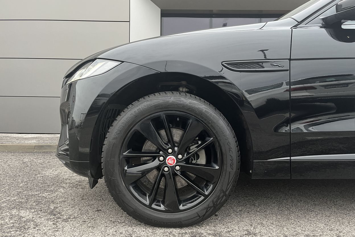 Jaguar F-Pace R-DYNAMIC SE P250 AWD MHEV obrázok č. 7