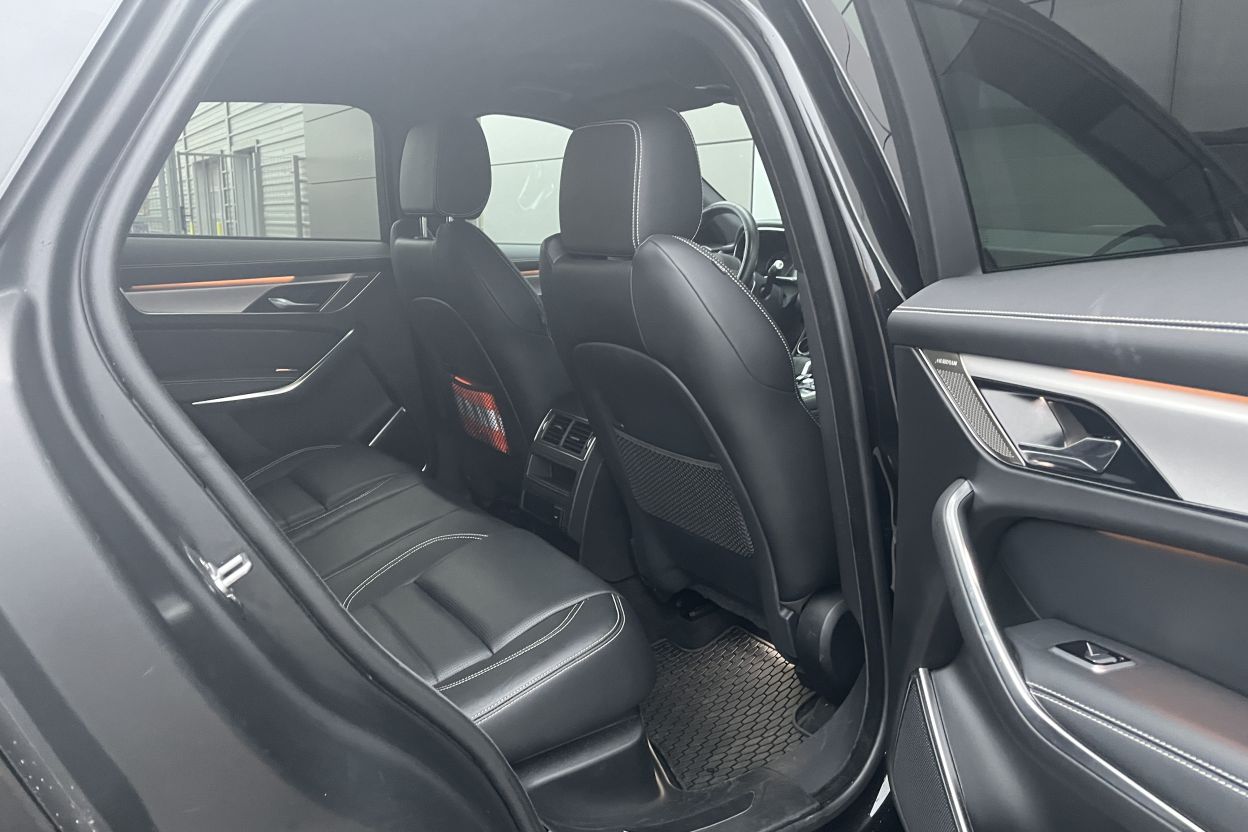 Jaguar F-Pace R-DYNAMIC SE P250 AWD MHEV obrázok č. 10