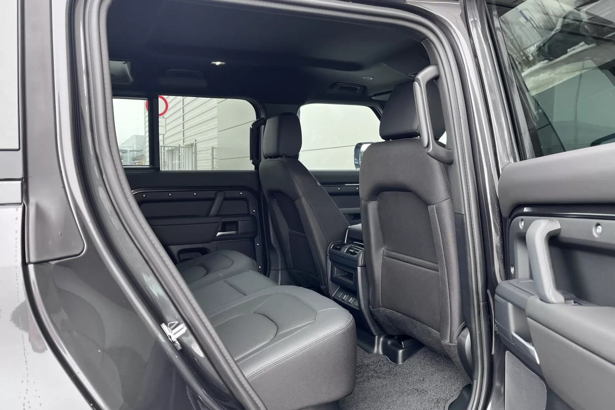 Defender 110 S D200 MHEV AWD obrázok č. 10