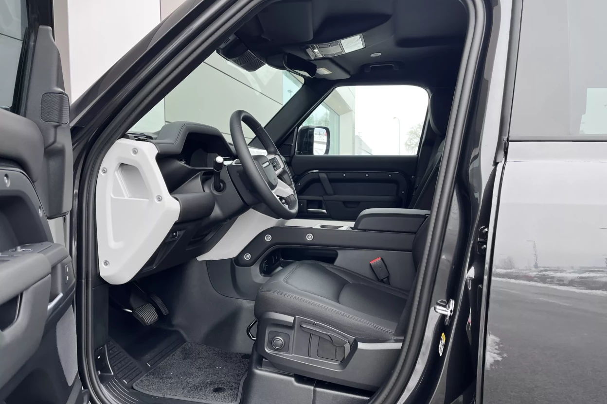Defender 110 S D200 MHEV AWD obrázok č. 8