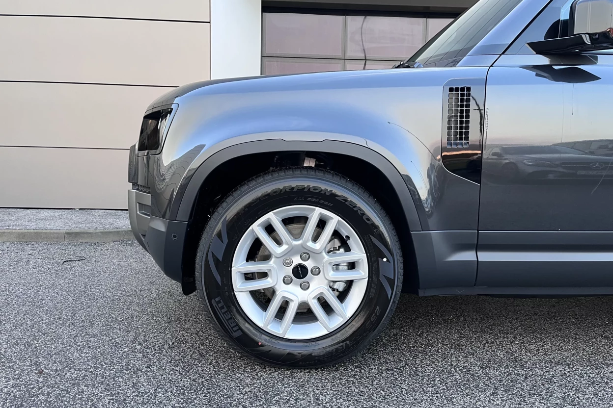 Defender 110 S D200 MHEV AWD obrázok č. 7