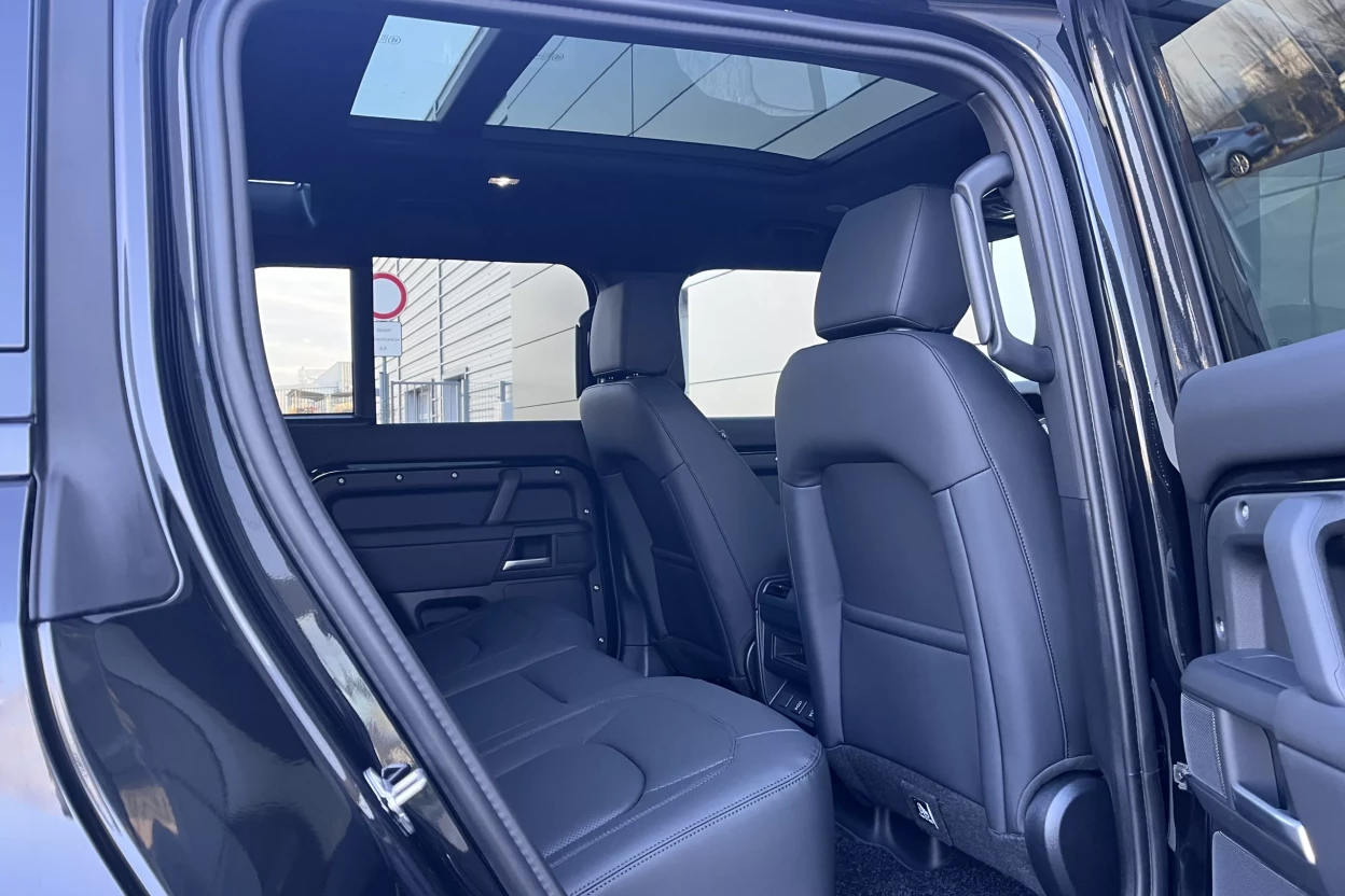 Defender 110 X-Dynamic SE D200 MHEV AWD obrázok č. 10