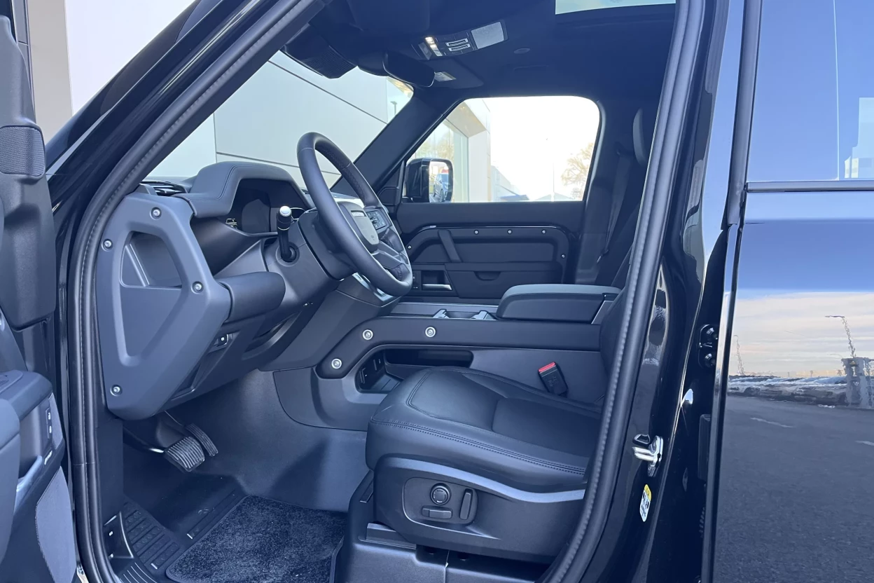 Defender 110 X-Dynamic SE D200 MHEV AWD obrázok č. 8