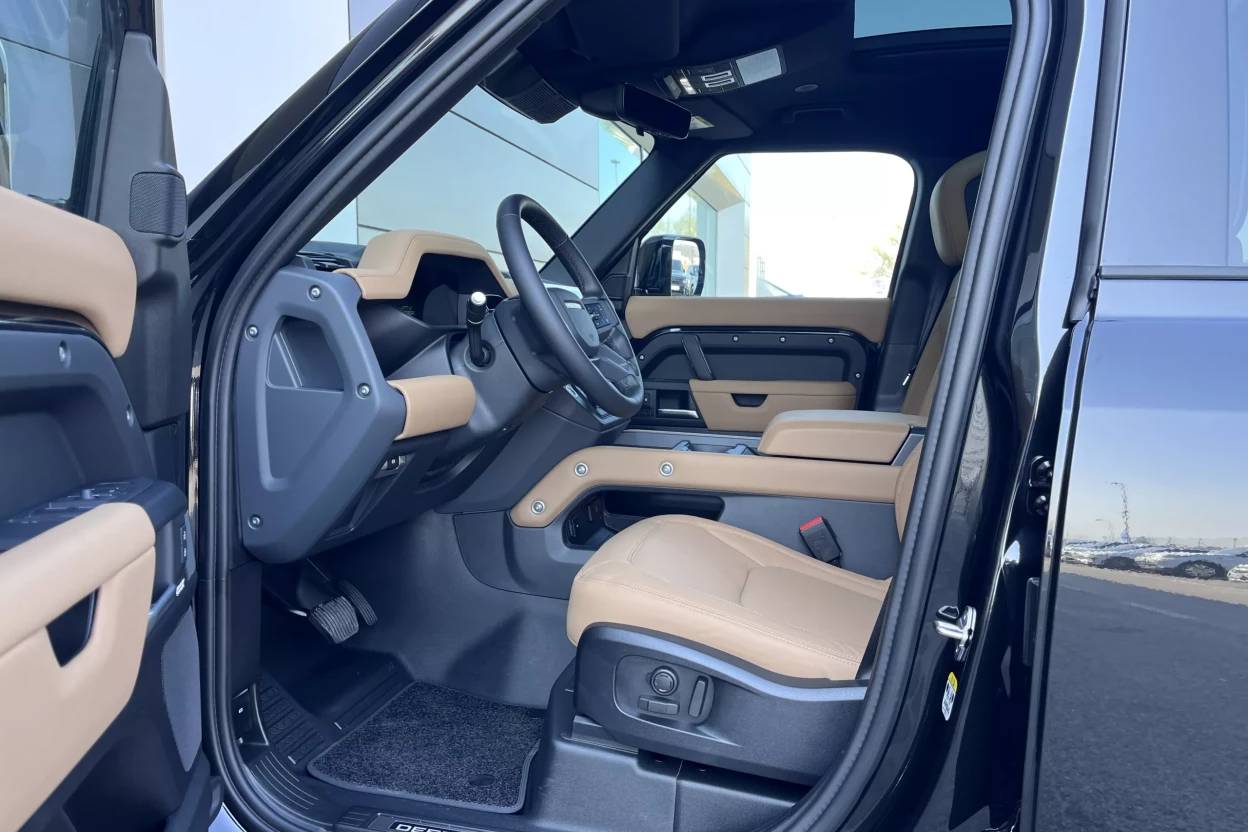 Defender 110 X-Dynamic HSE D350  MHEV AWD obrázok č. 8