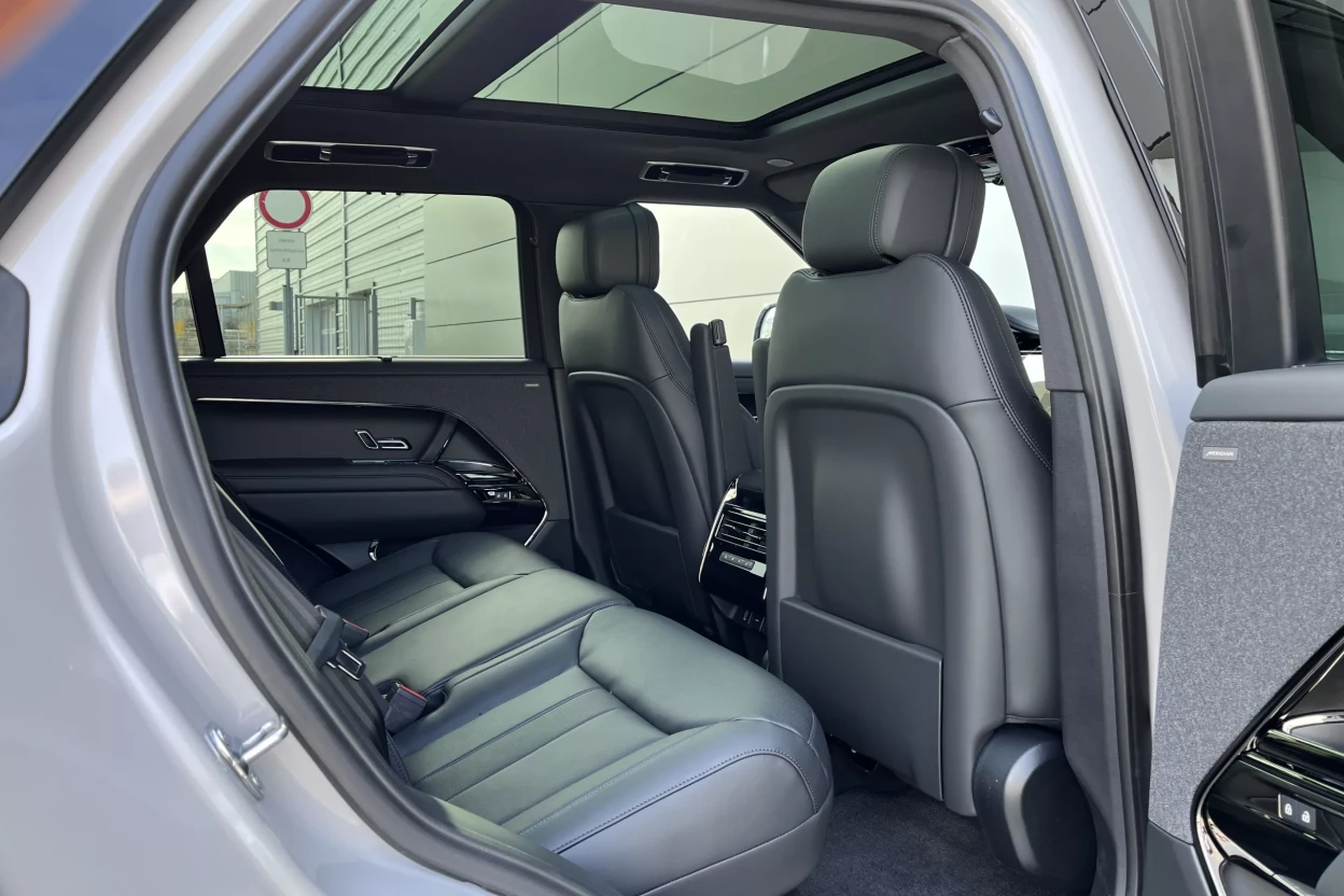 Range Rover Sport Dynamic SE P460e PHEV AWD  obrázok č. 10