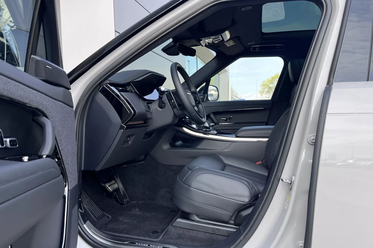 Range Rover Sport Dynamic SE P460e PHEV AWD  obrázok č. 8