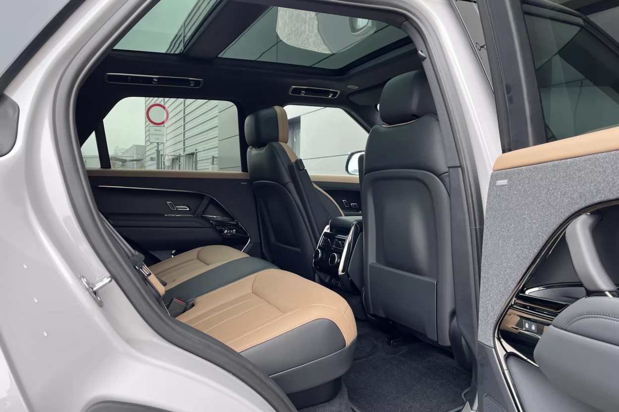 Range Rover Sport Dynamic SE P460e PHEV AWD  obrázok č. 10