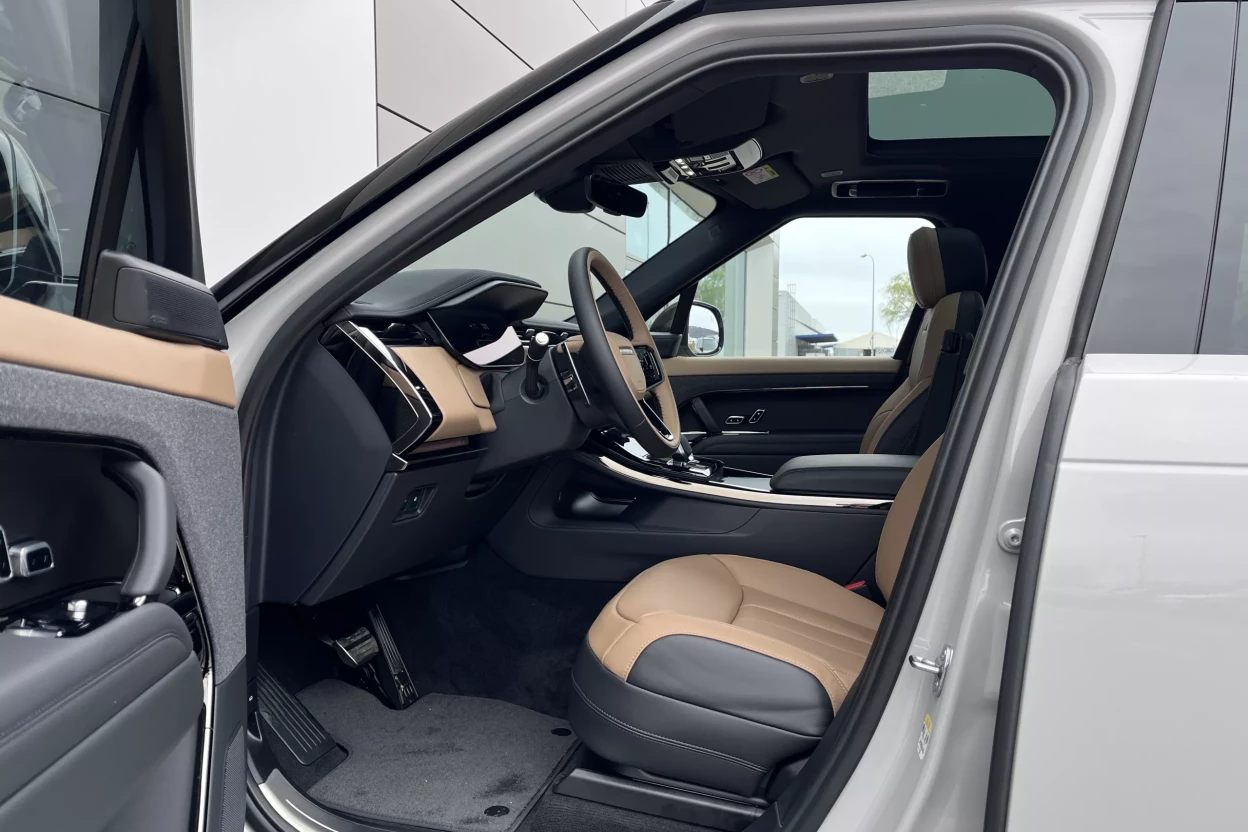 Range Rover Sport Dynamic SE P460e PHEV AWD  obrázok č. 8