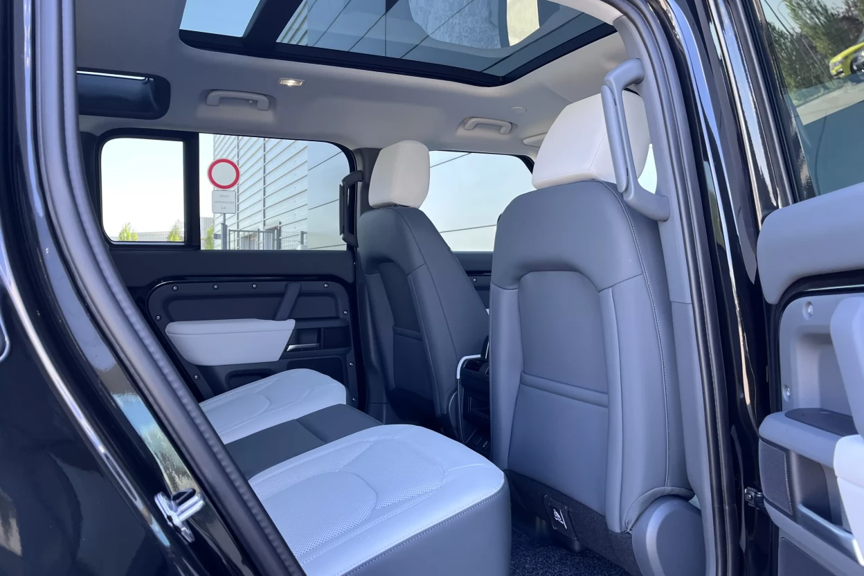 Defender 110 X-Dynamic SE D250 MHEV AWD obrázok č. 10