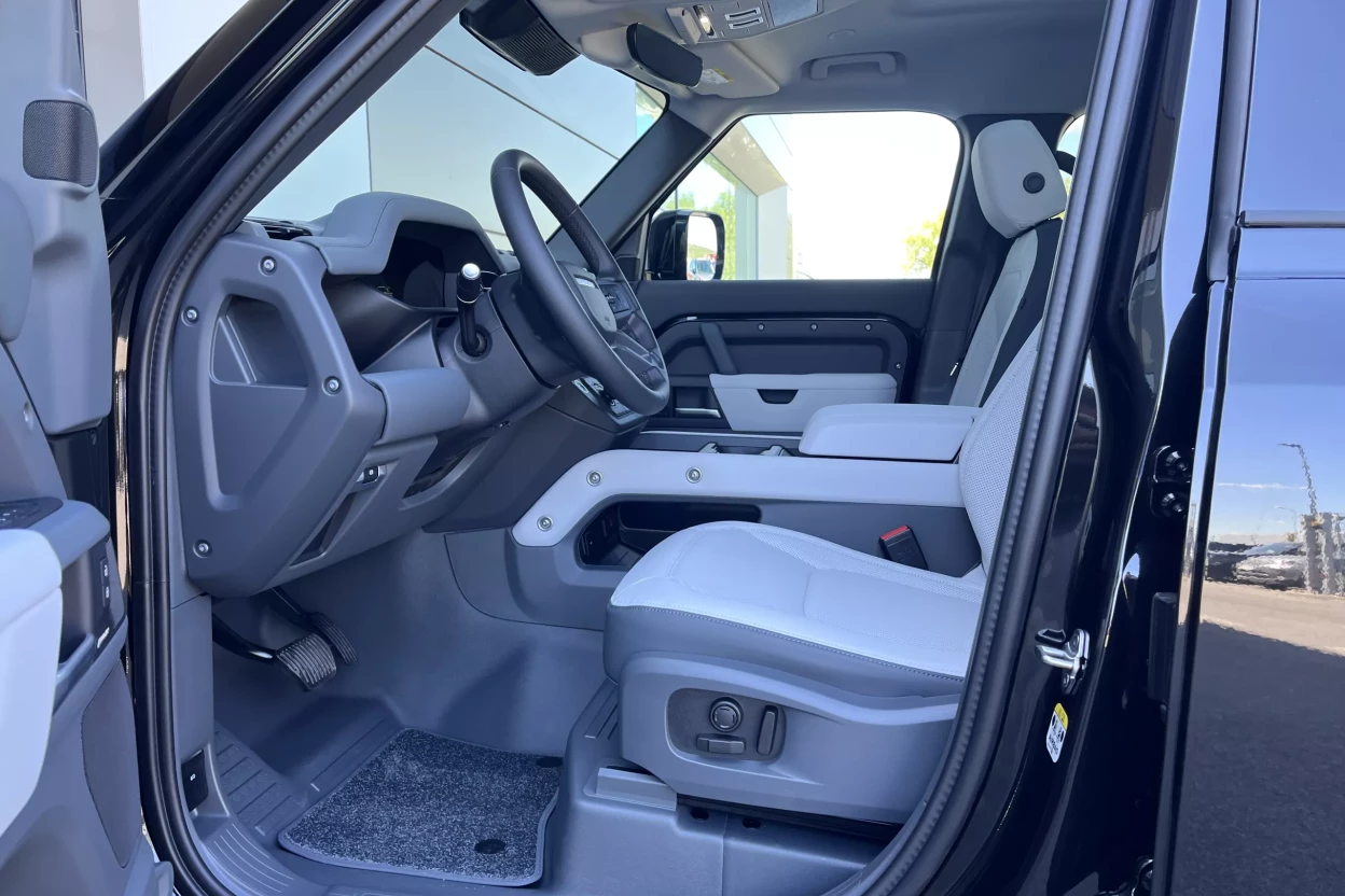 Defender 110 X-Dynamic SE D250 MHEV AWD obrázok č. 8