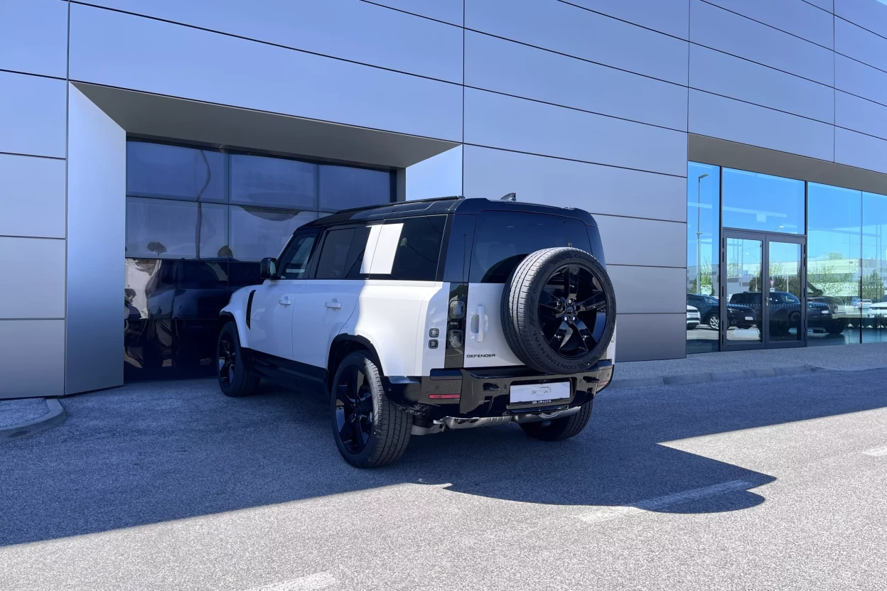 Defender 110 X-Dynamic SE D200 MHEV AWD obrázok č. 3