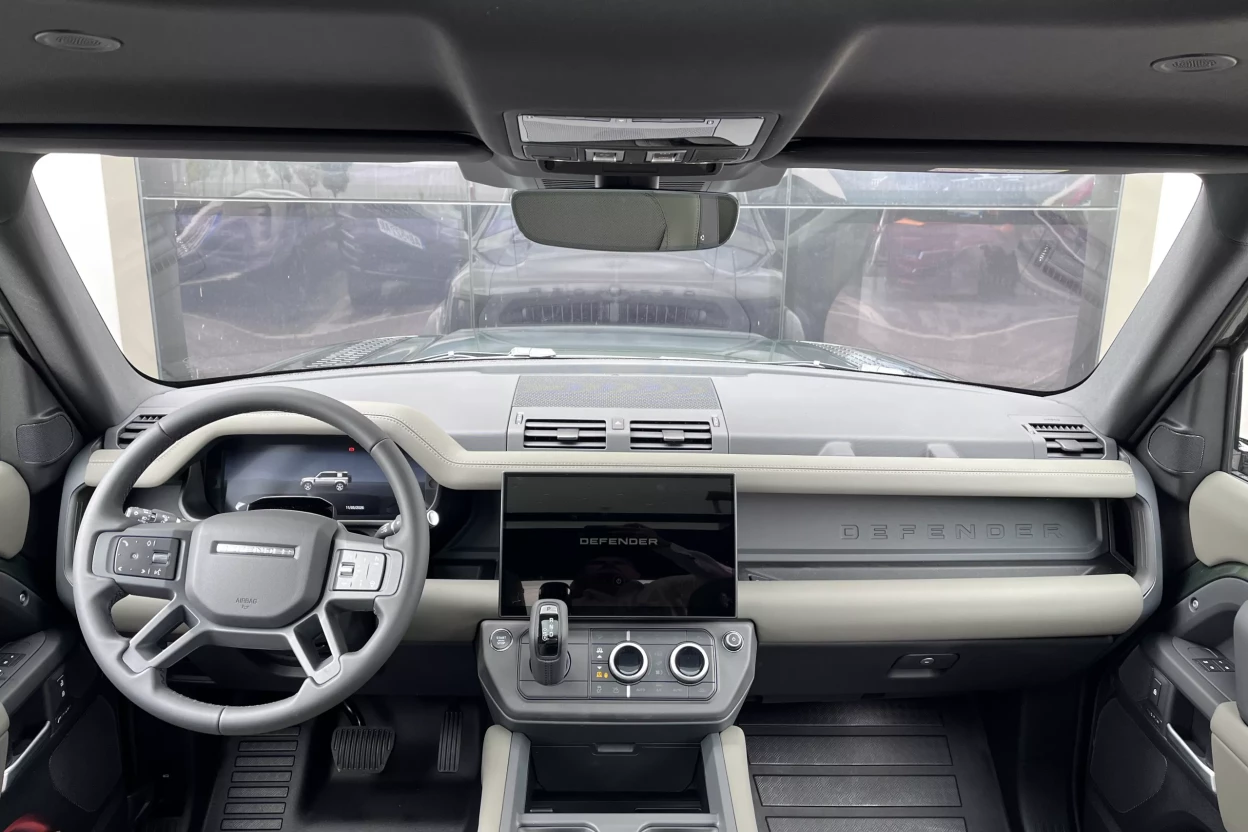 Defender 110 X-Dynamic SE D250 MHEV AWD obrázok č. 9