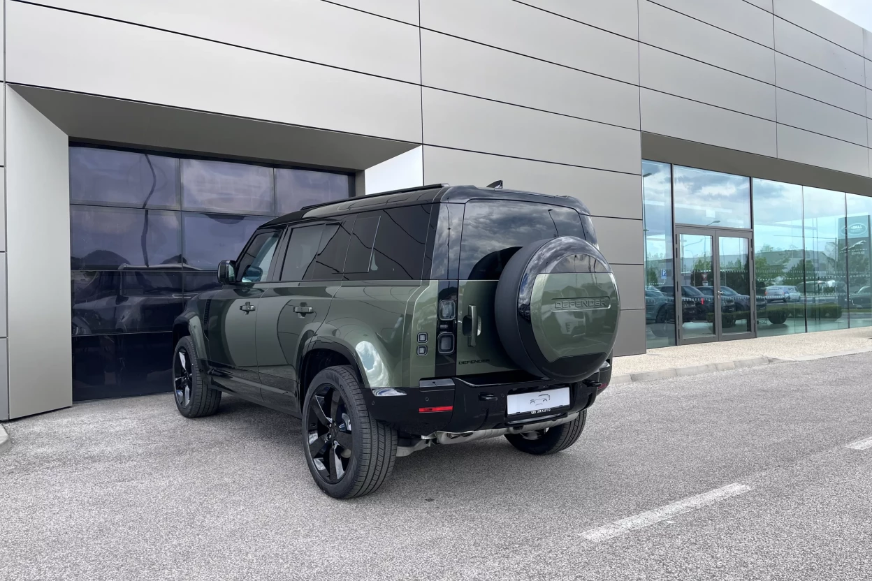 Defender 110 X-Dynamic SE D250 MHEV AWD obrázok č. 3
