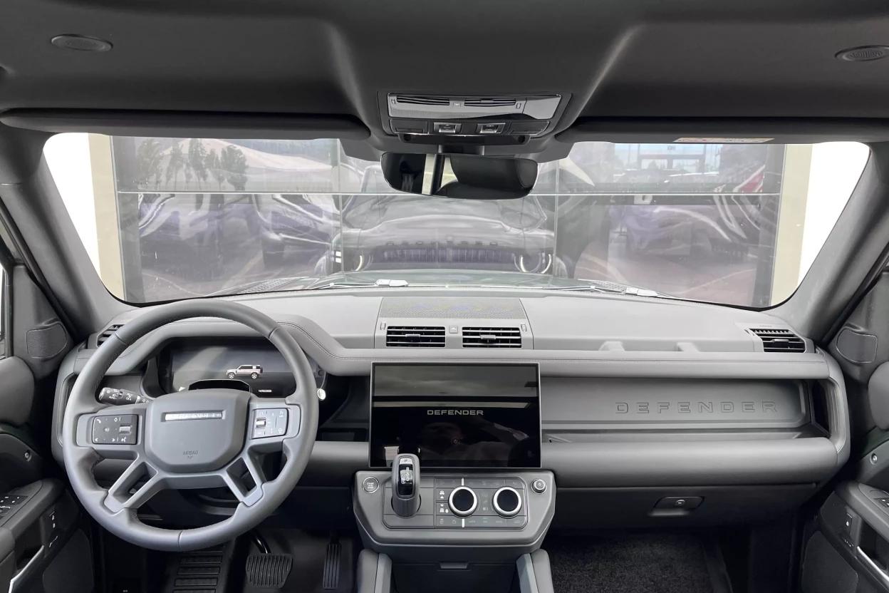 Defender 110 X-Dynamic SE D250 MHEV AWD obrázok č. 9