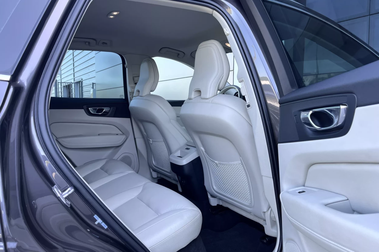 Volvo XC60 B5 Inscription AWD A/T obrázok č. 10