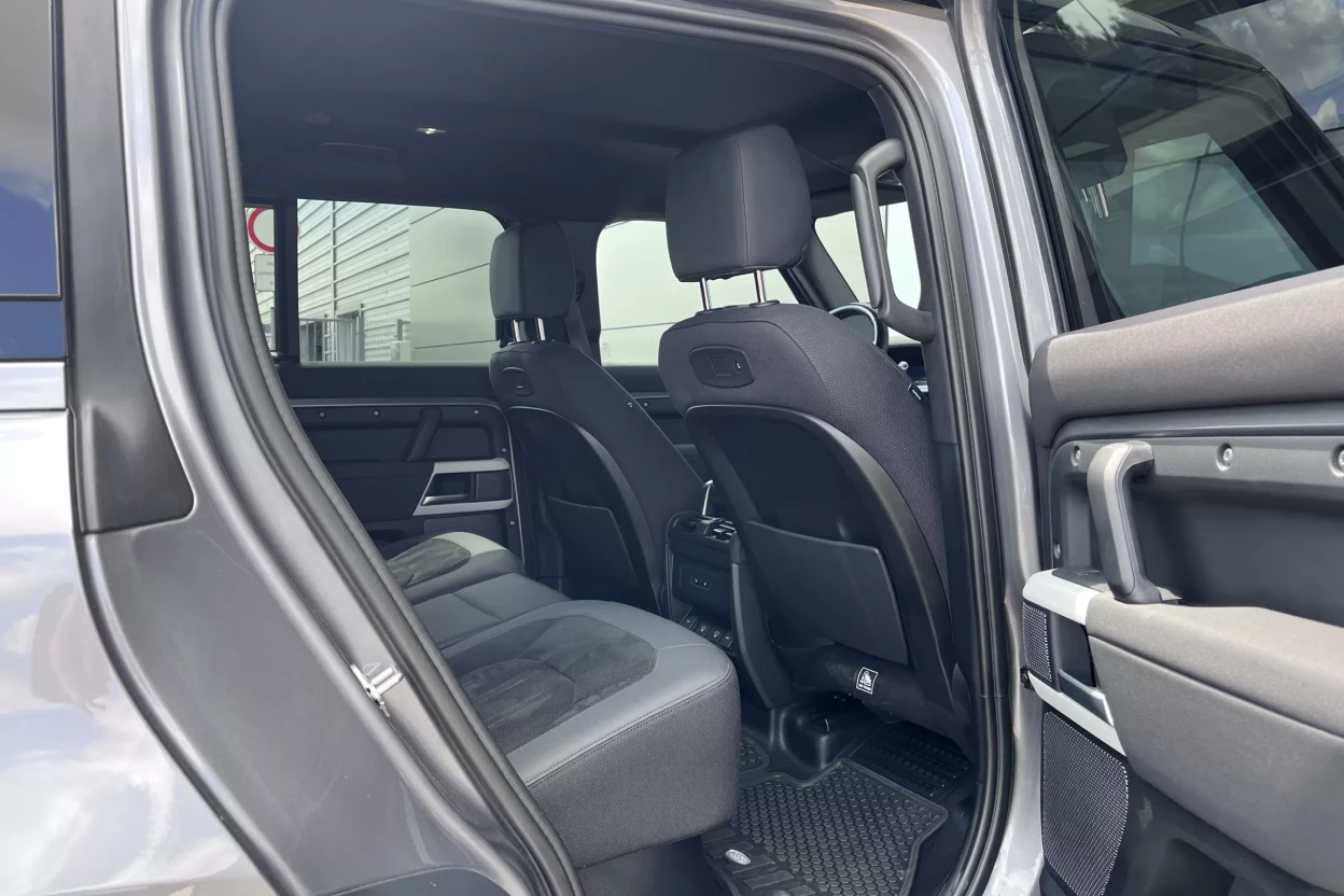 Land Rover Defender 110 SE P400 AWD AUTOMAT obrázok č. 10