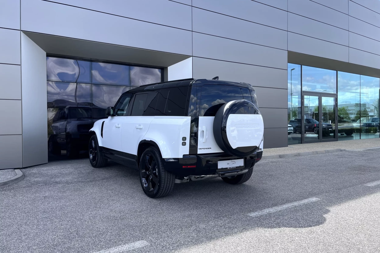 Defender 110 X-Dynamic SE D250 MHEV AWD MY26 obrázok č. 5