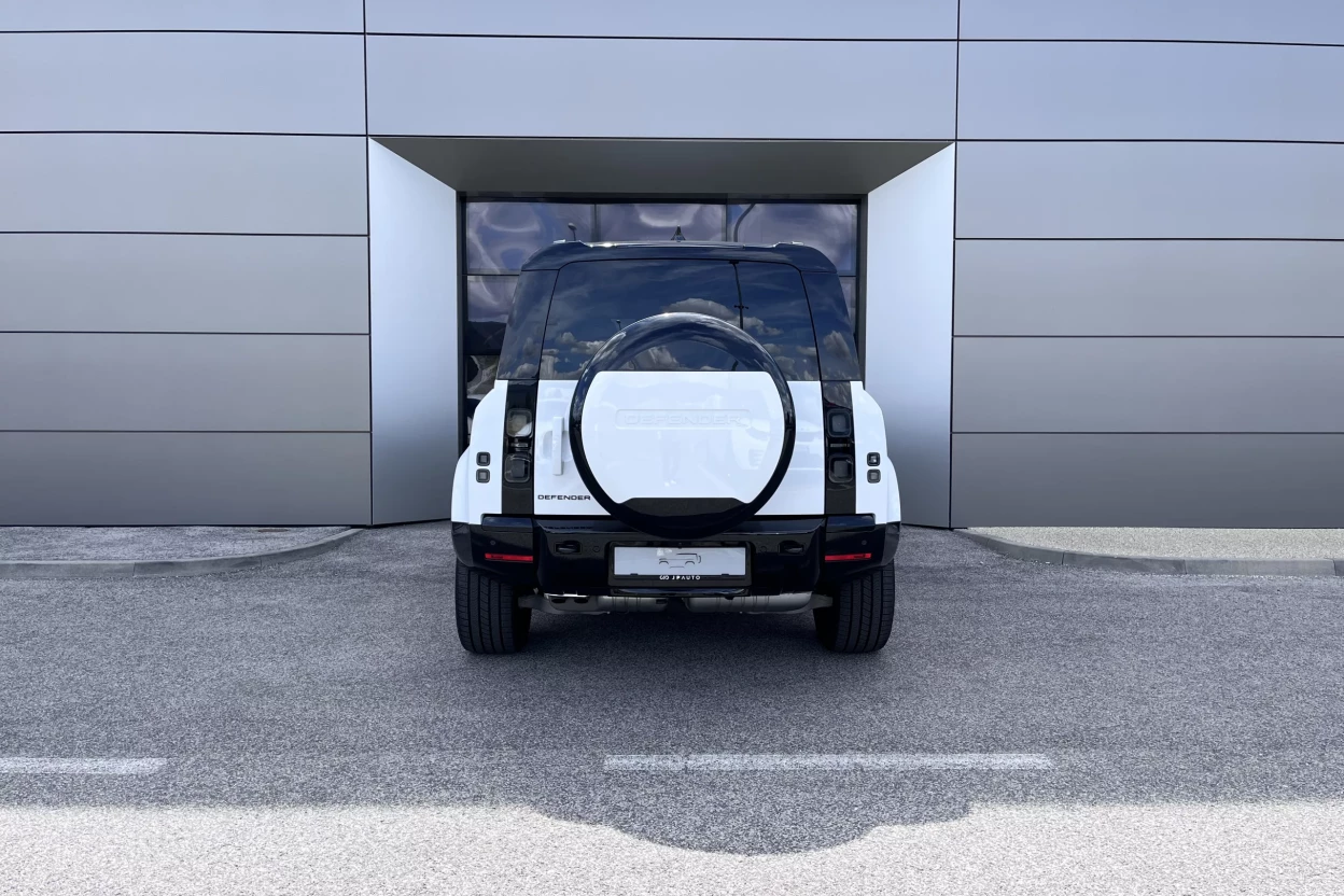 Defender 110 X-Dynamic SE D250 MHEV AWD MY26 obrázok č. 4