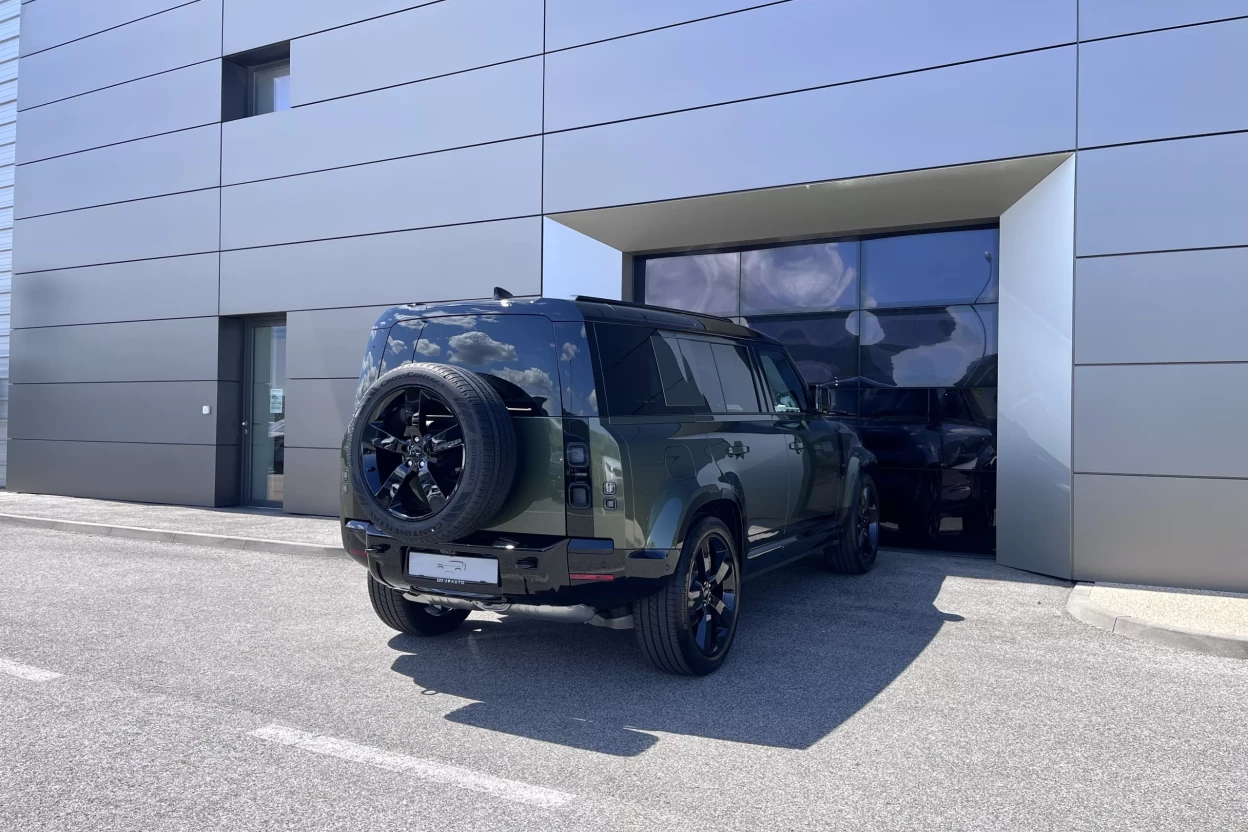 Defender 110 X-Dynamic SE D250 MHEV AWD MY26 obrázok č. 5
