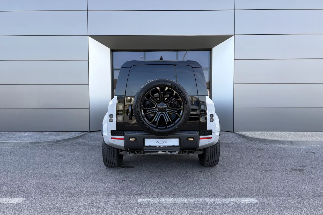 Defender 110 OCTA  P635 V8 MHEV AUTOMAT AWD obrázok č. 4