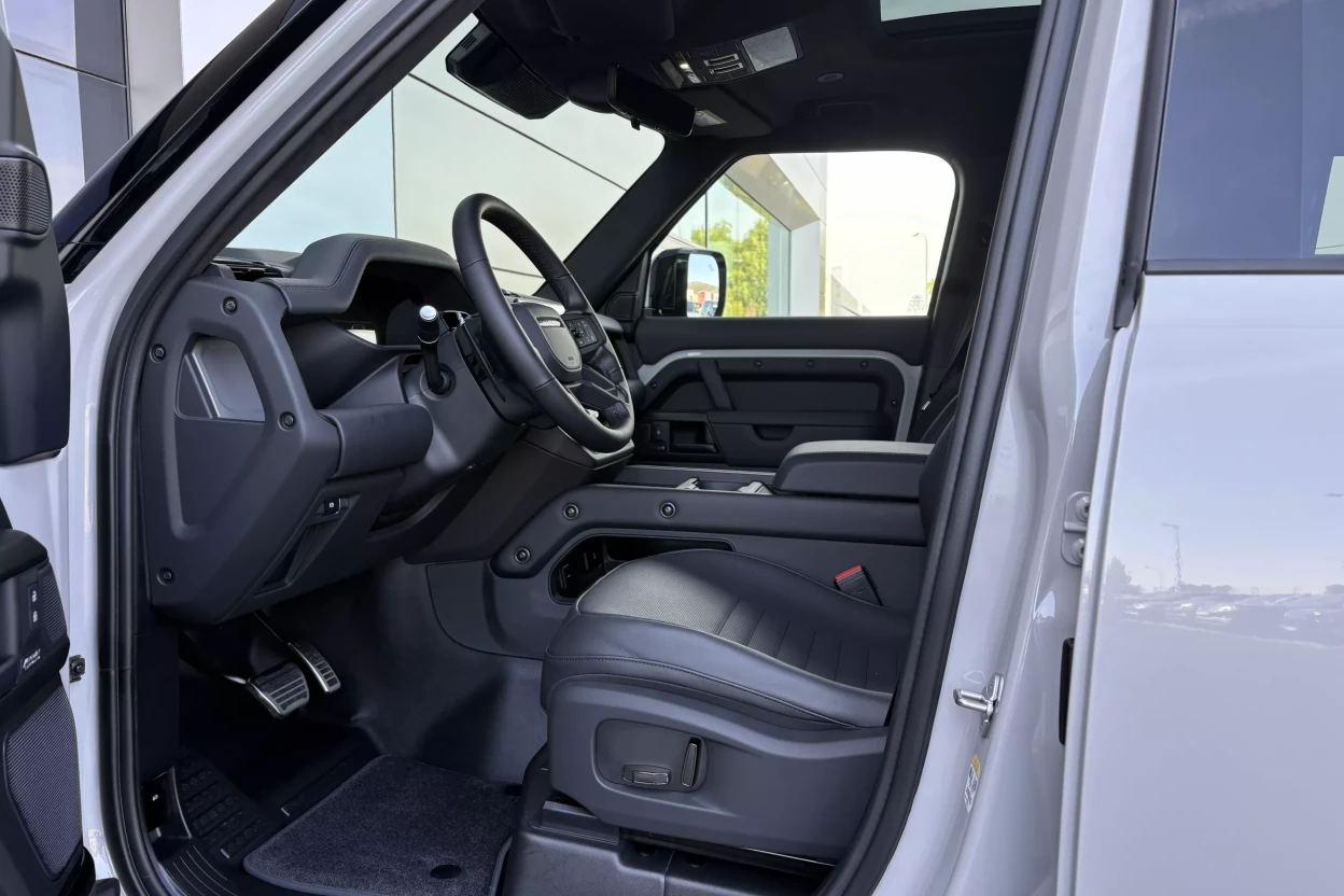 Defender 110 OCTA  P635 V8 MHEV AUTOMAT AWD obrázok č. 8
