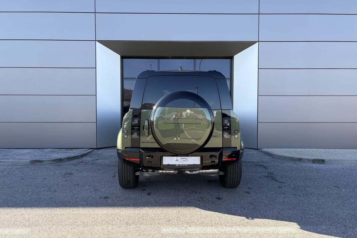 Defender 110 X-Dynamic SE D250 MHEV AWD MY27 obrázok č. 4