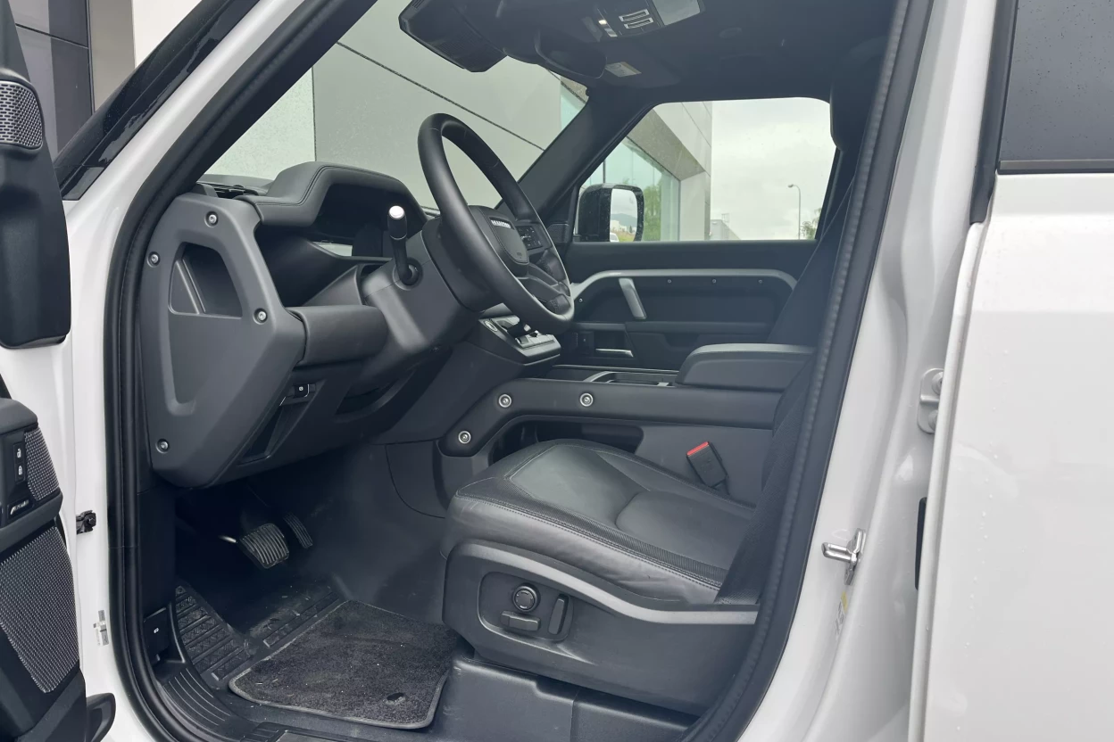 Land Rover Defender 110 X-Dynamic HSE D250 AWD AUTOMAT obrázok č. 8