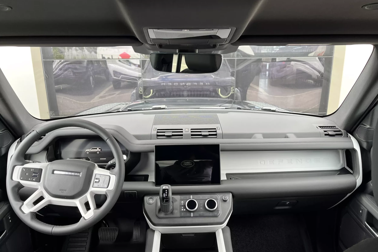 Defender 110 S D250 MHEV AWD obrázok č. 9