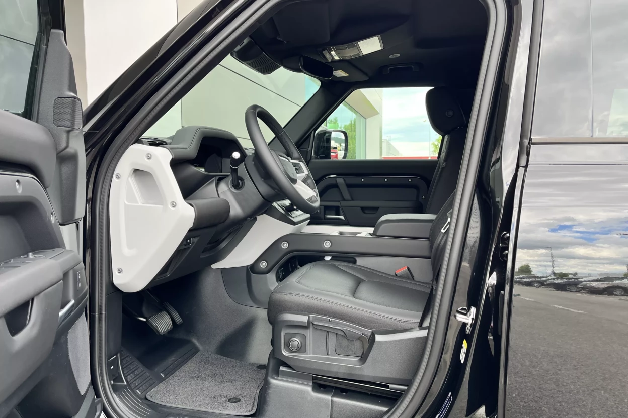 Defender 110 S D250 MHEV AWD obrázok č. 8