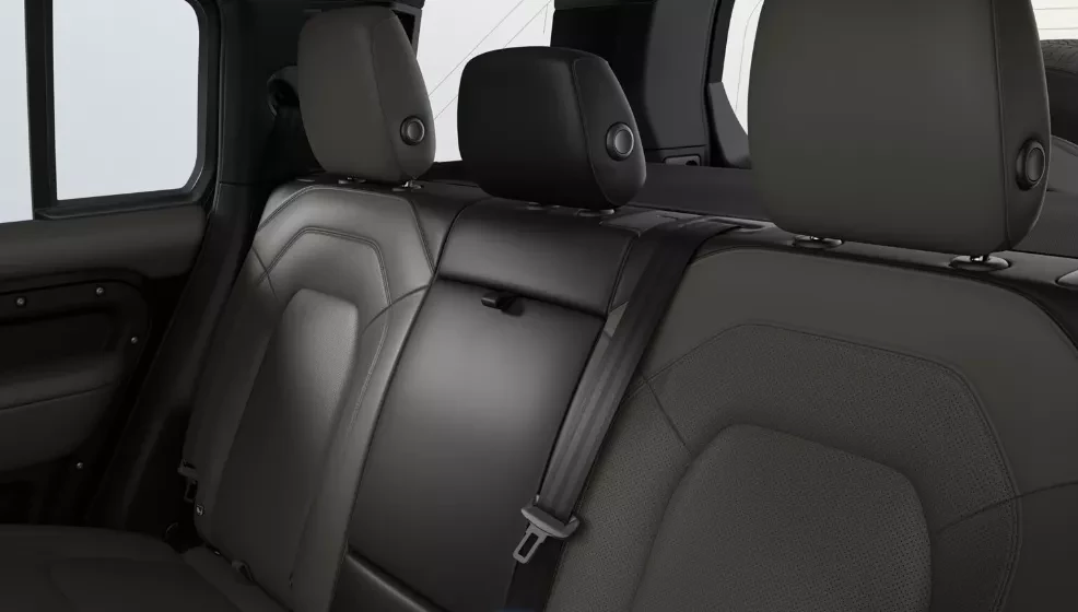 Defender 110 X-Dynamic SE D250 MHEV AWD obrázok č. 5